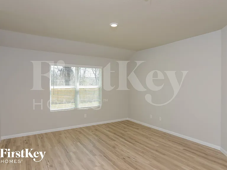 1818 Morse Way — Photo 2
