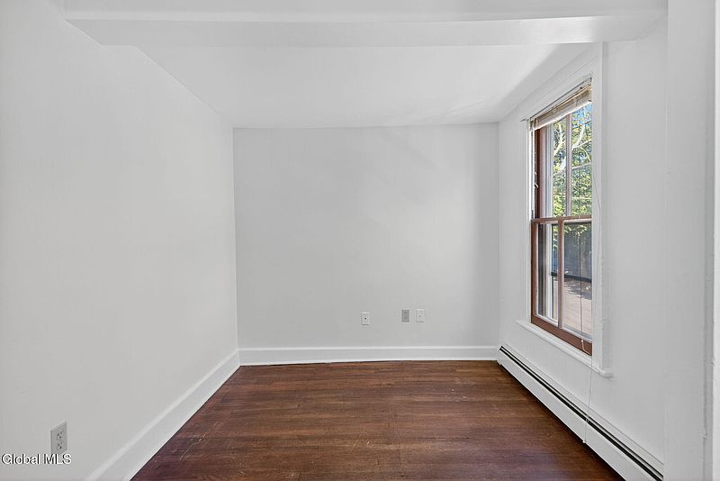 5th image of 154 Jefferson Street