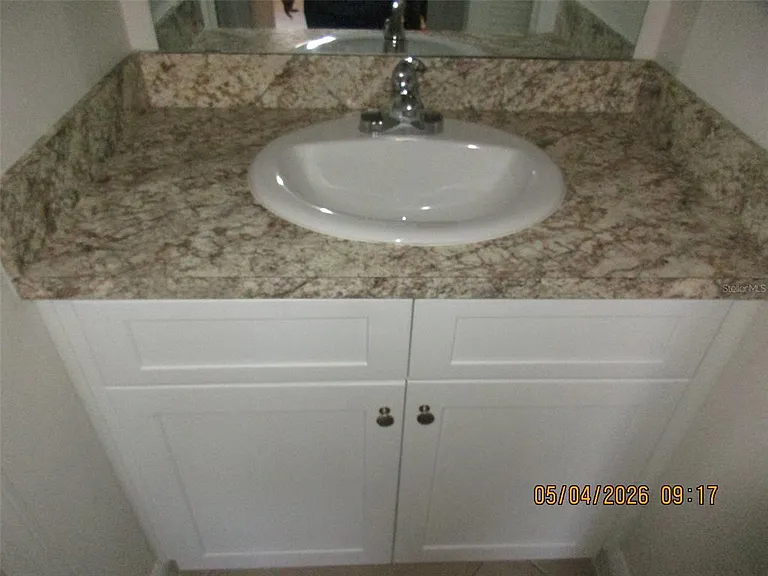 2112 Bahamas Ct — Photo 10