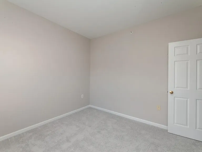 21807 Petworth Ct — Photo 23