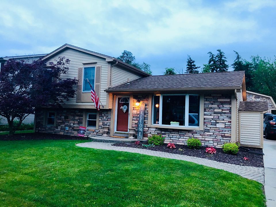 2nd image of 41751 Wayside Dr