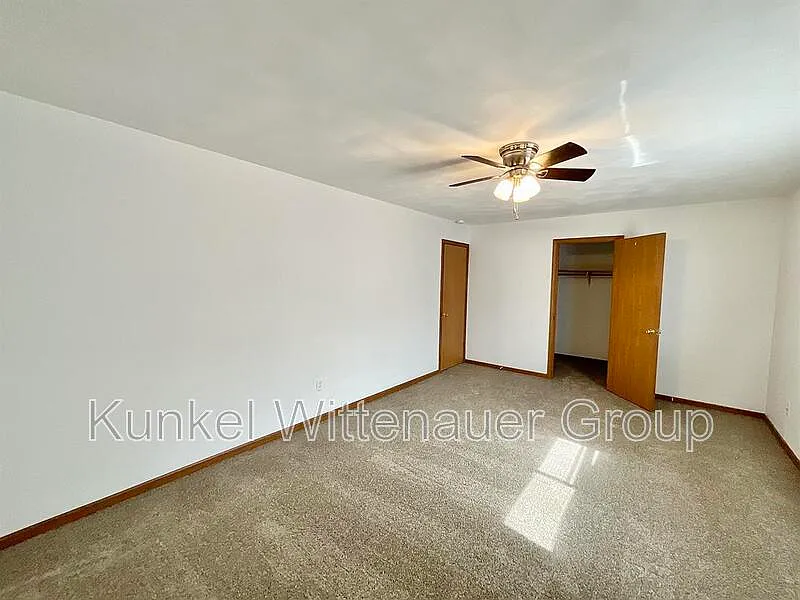 3 bed, 2.0 bath, 1500 sqft, $1,425 — Photo 4