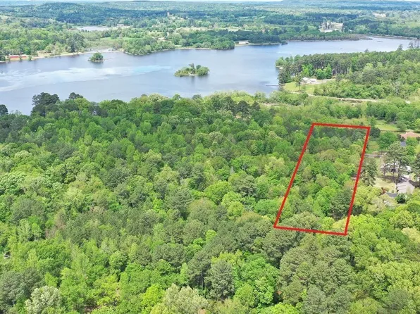 Wildrose St, Lone Star, TX 75668