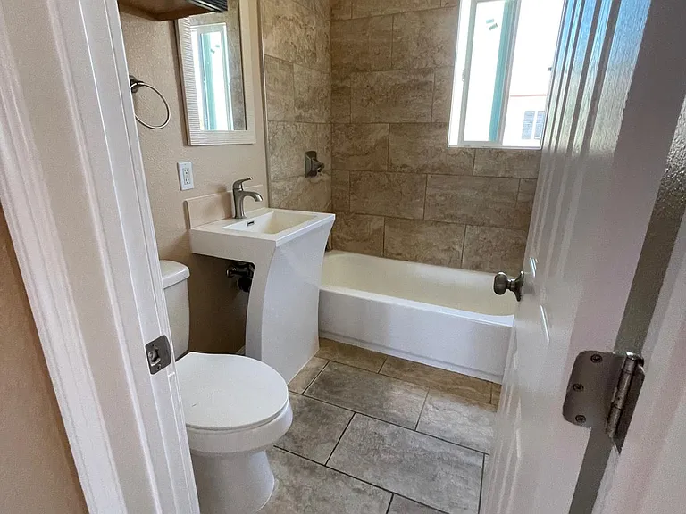 16104 S Harvard Blvd #D — Photo 3