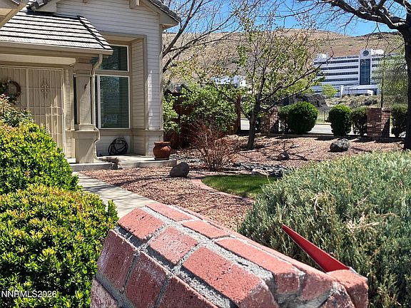 3rd image of 904 Dolce Dr