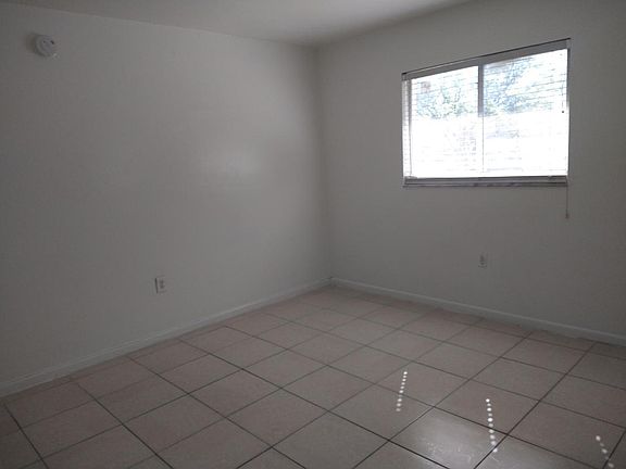 5th image of 4750 40th Ave N #55