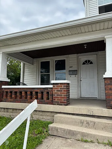 437 Leeds Ave Photo 1