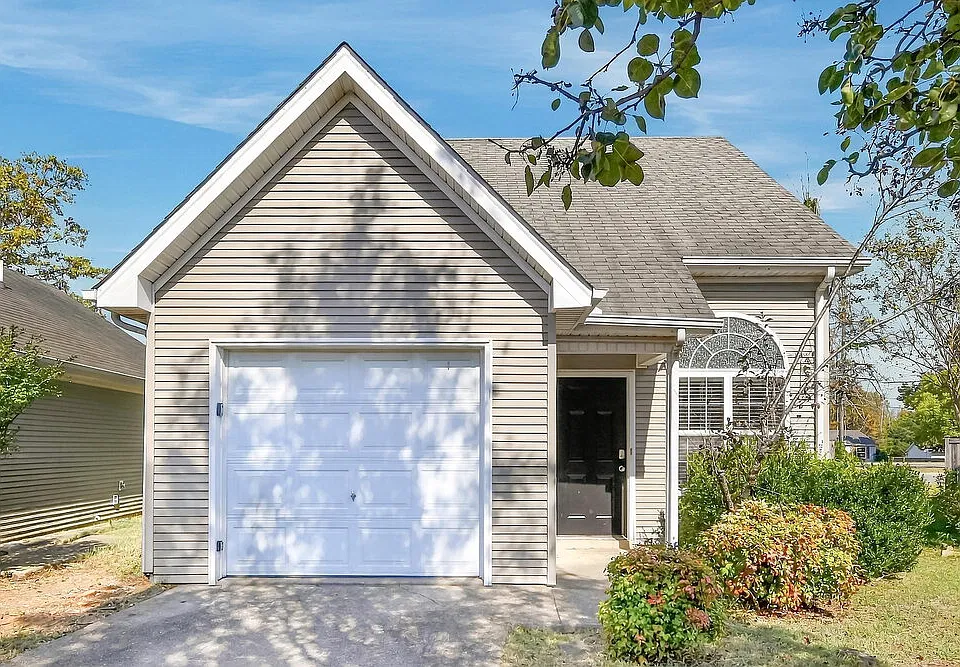 1423 Rochester Dr