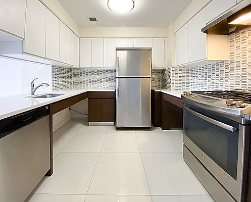 4th image of 310 E 2nd St APT 7K