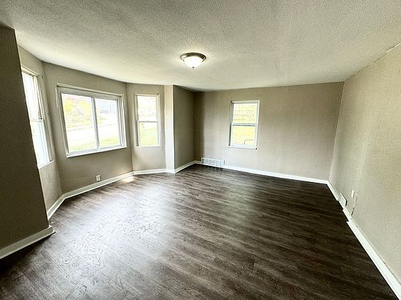 4th image of 153 Jucunda St #2