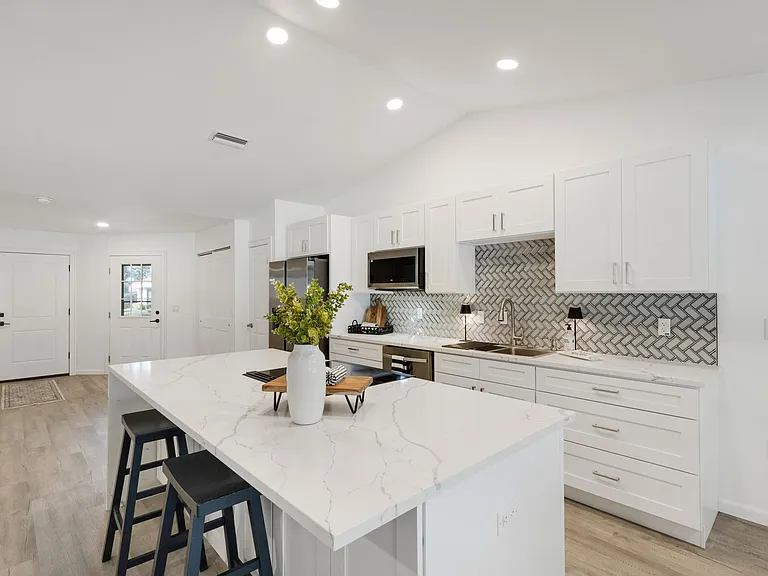 606 Marcus St #26 — Photo 12