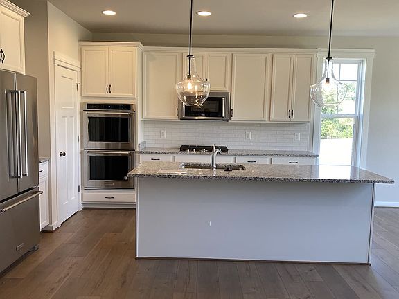 4th image of 35912 Platinum Dr