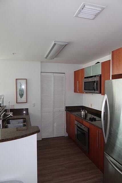 2nd image of 300 S Biscayne Boulevard #T1902