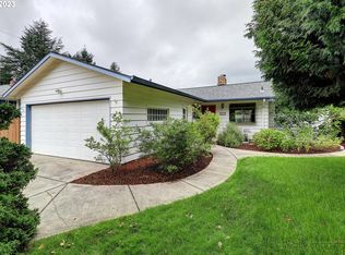 15811 NE Broadway St, Portland, OR 97230