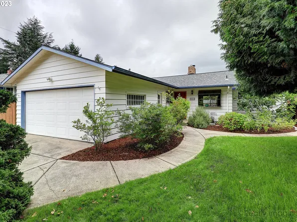 15811 NE Broadway St, Portland, OR 97230