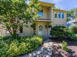 26 Wood Lily Ln, Fairport, NY 14450