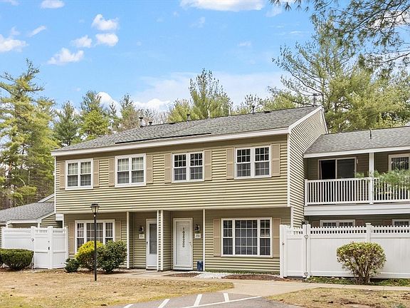 2nd image of 208 Edgebrook Dr #208