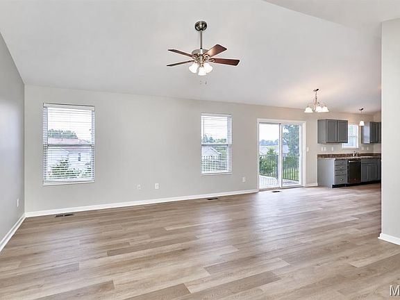 5th image of 10 Sugarberry Ct