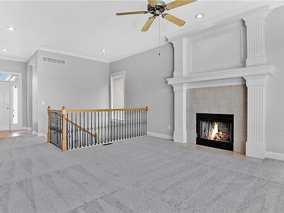3rd image of 14861 Floyd Ln