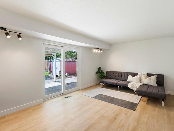 3rd image of 12102 107th Avenue Ct E