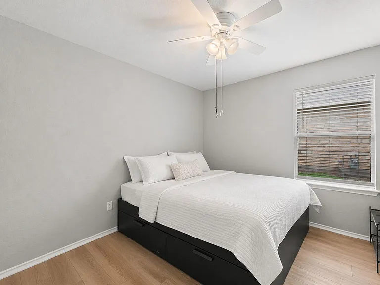 3800 Hickox Dr — Photo 13