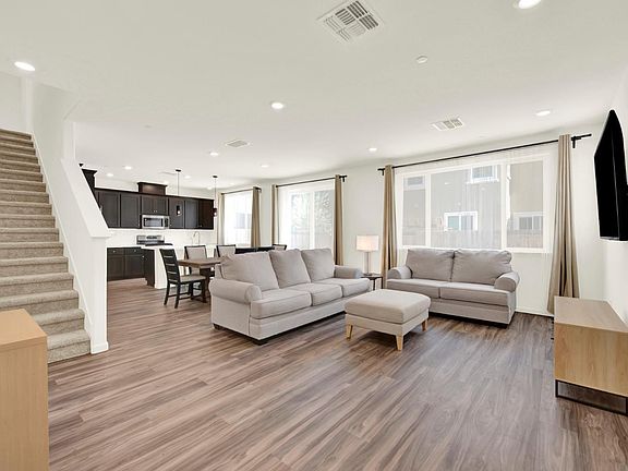 4th image of 779 Apricot Cir