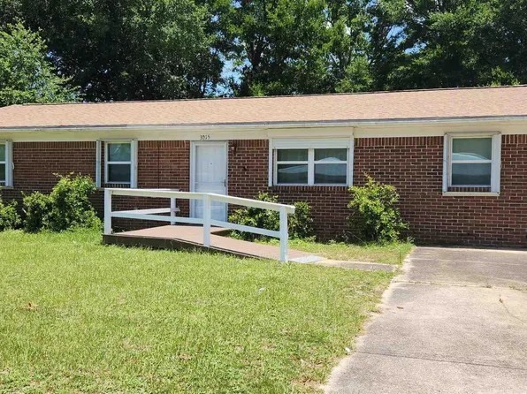 3015 Panama Dr, Pensacola, FL 32526