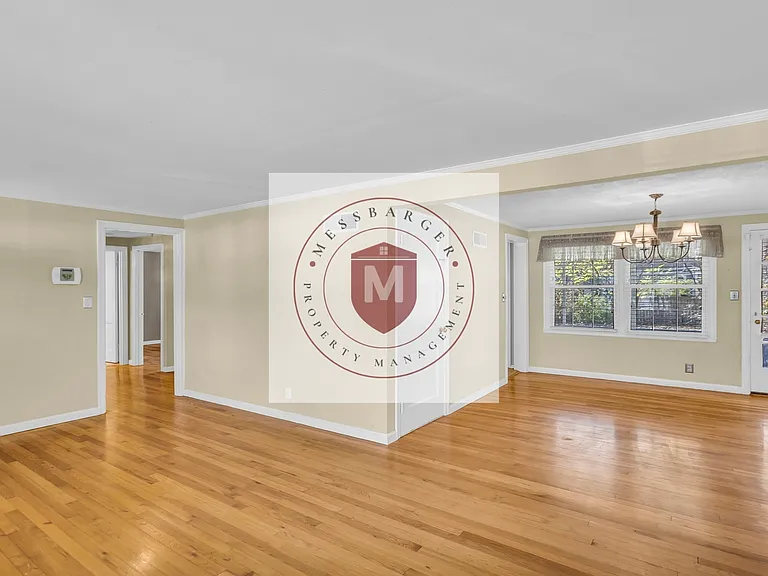 4307 Oxford Rd — Photo 8