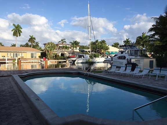 2nd image of 160 Isle Of Venice Dr APT 9