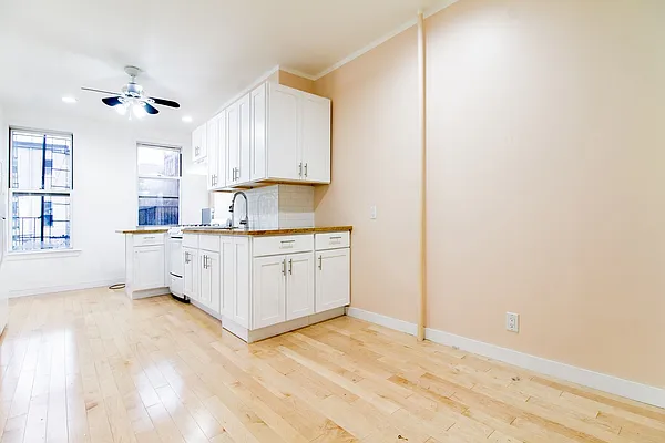 Rented by EXR | media 2