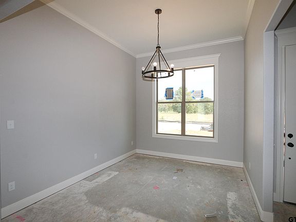 5th image of 15151 Coop Ln