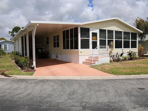 3rd image of 262 Longpointe Ct