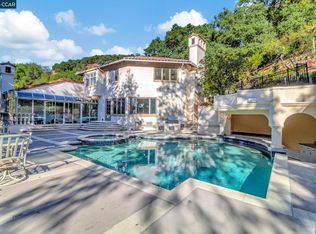 74 Yarrow Valley Ln, Orinda, CA 94563