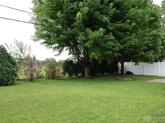 5th image of 51 Lynn Rae Cir