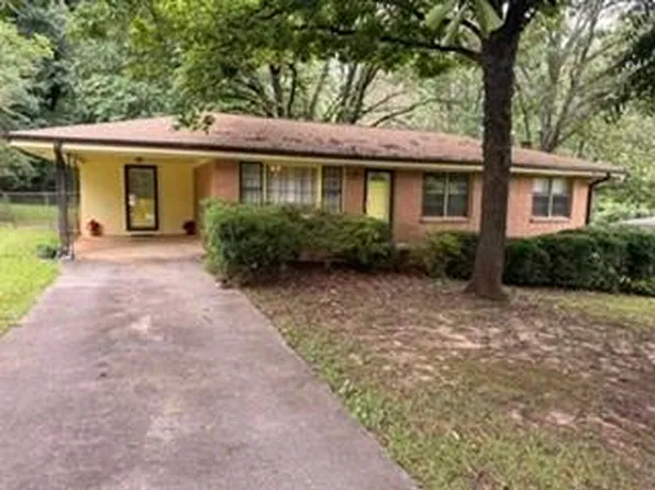 121 Dogwood Ln, Lawrenceville, GA 30046