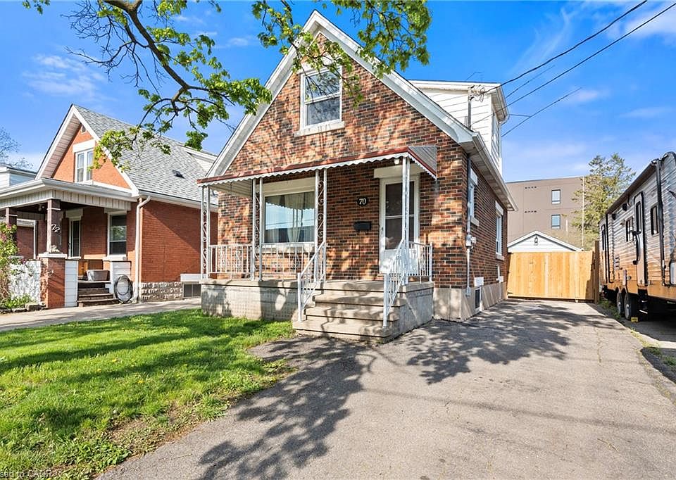 1st image of 70 Carleton St N