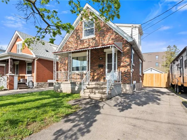 70 Carleton St N, Thorold, ON L2V 2A7