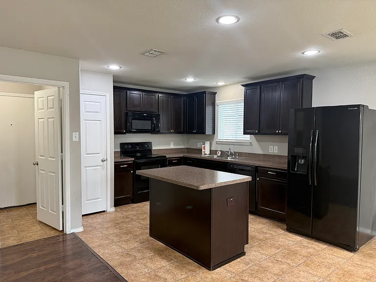 1804 Gayla Creek Dr — Photo 20