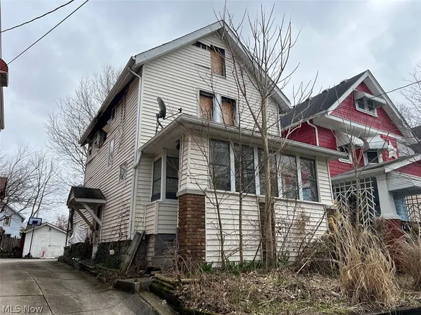 1281 Girard St, Akron, OH 44301