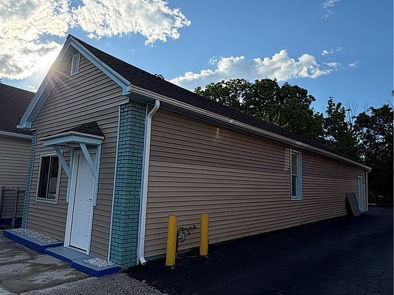 3rd image of 74 Main St #76