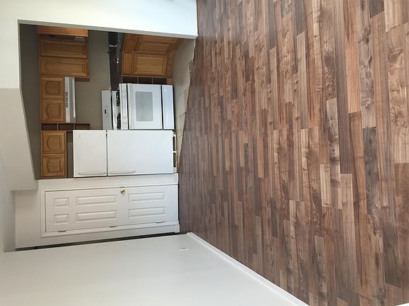 3rd image of 8604 102nd Ave #3