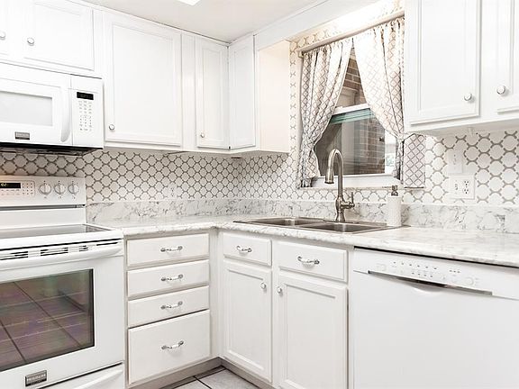 5th image of 544 Villa Vista Blvd