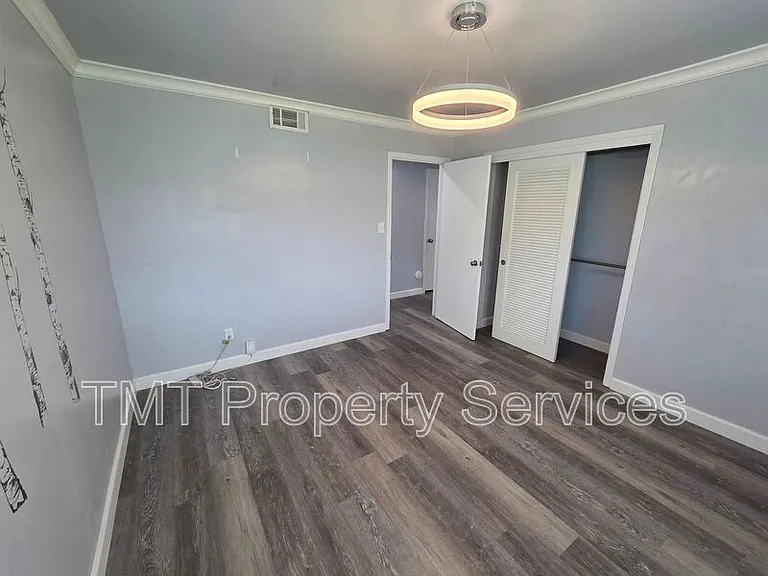 9 W Robinhood Dr — Photo 45