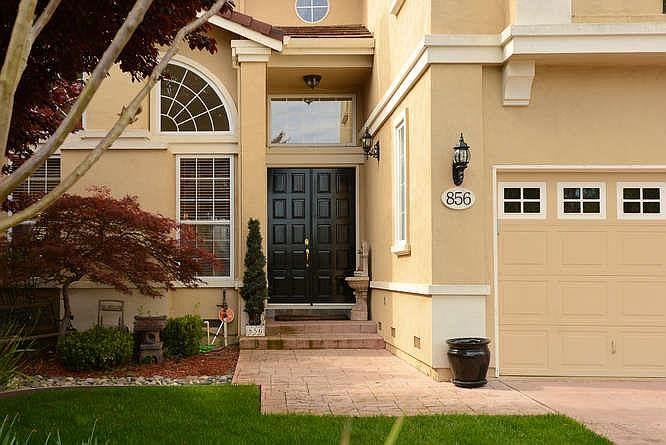 1st image of 856 La Tierra Ct