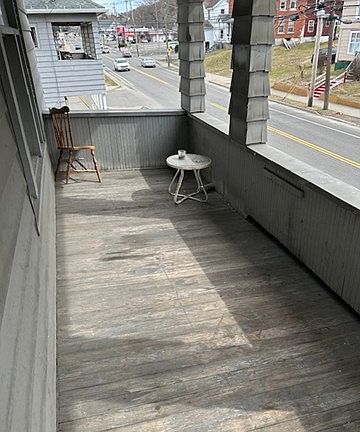 4th image of 231 Conklin Ave #2