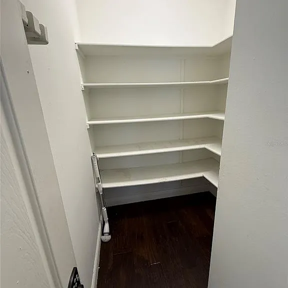 325 Leslie Ln — Photo 25