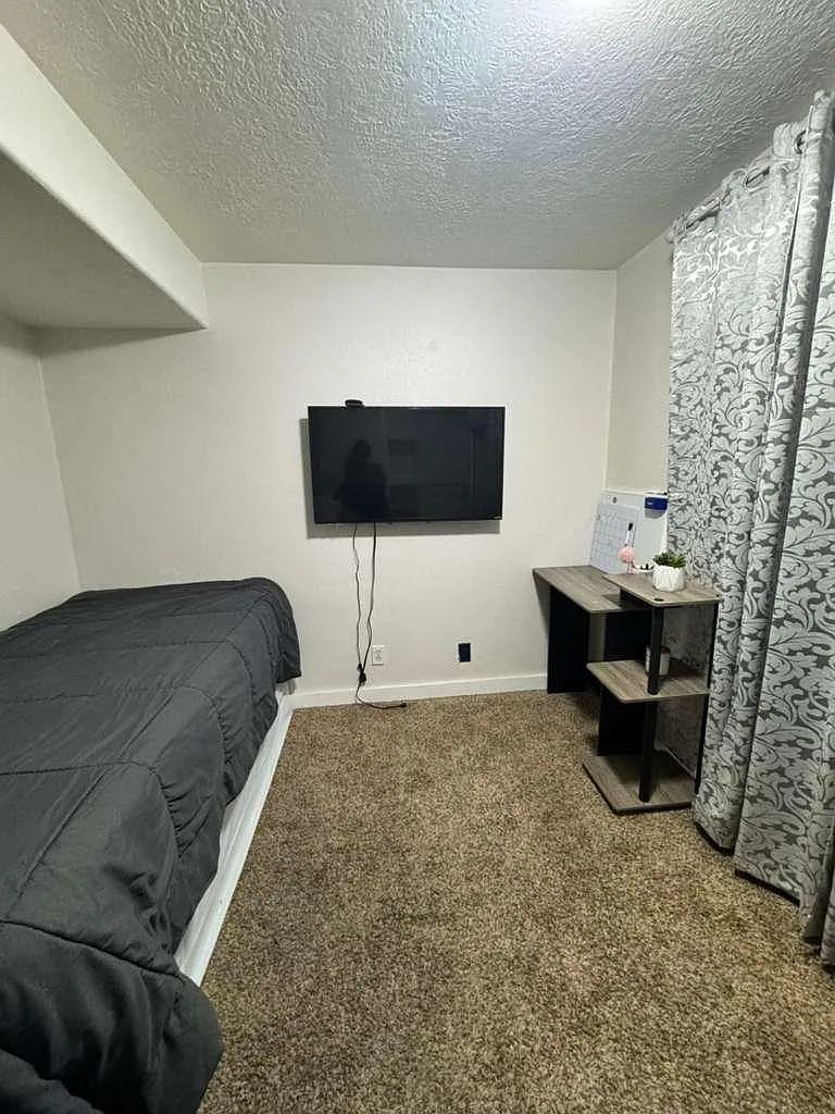 4 bed, 1732 sqft, $550 — Photo 1