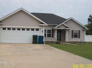 20 Madison Ave NE, Ludowici, GA 31316