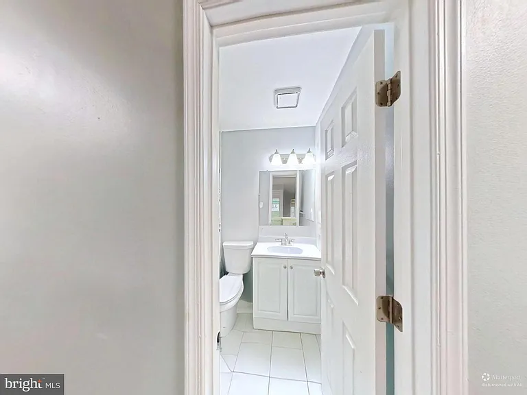 18428 Point Seneca Pl — Photo 38