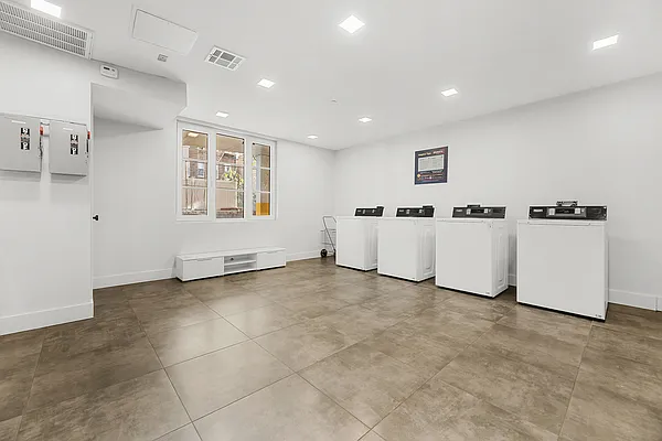 Rented by REAL New York | media 137